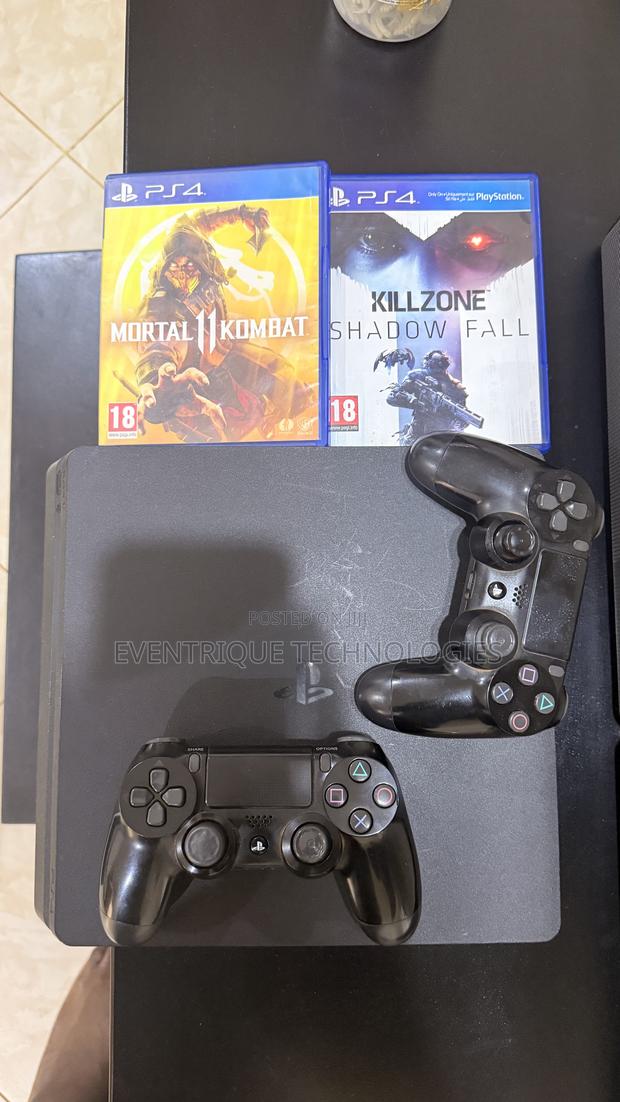 Slim Playstation 4 - thumbnail 4