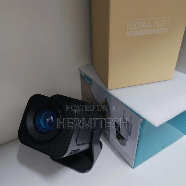 Small Portable Mini Hy320 Projector Android Smart Display 150 Inch - thumbnail 2