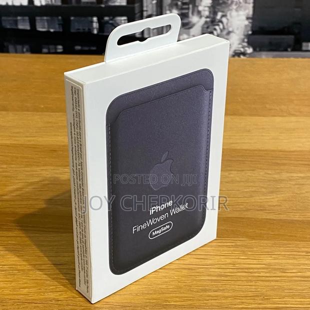 iPhone Finewoven Wallet With Magsafe - thumbnail 2