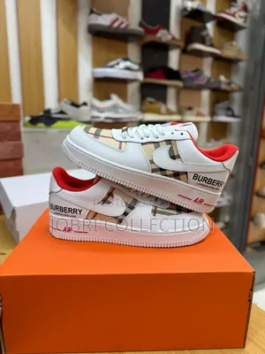 Nike Airforce 1 Low 
"Burberry London"
Sneakers