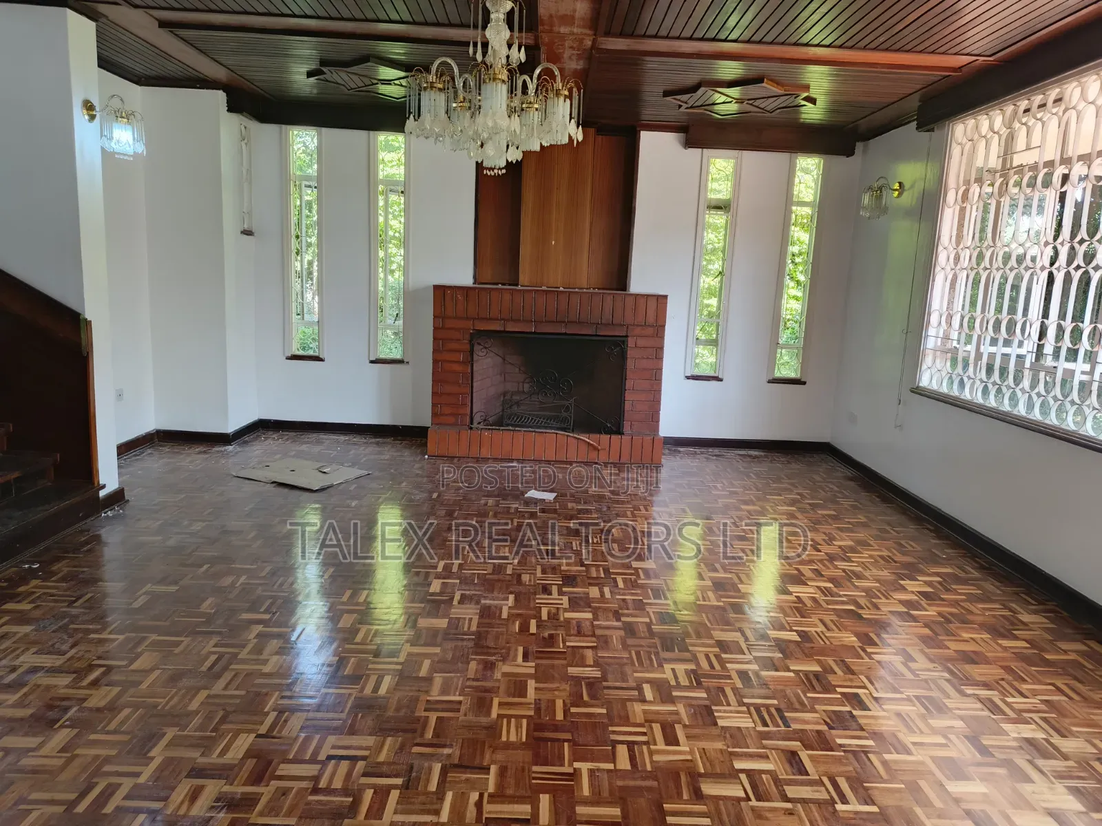5bdrm Mansion in Call Me, Runda for rent