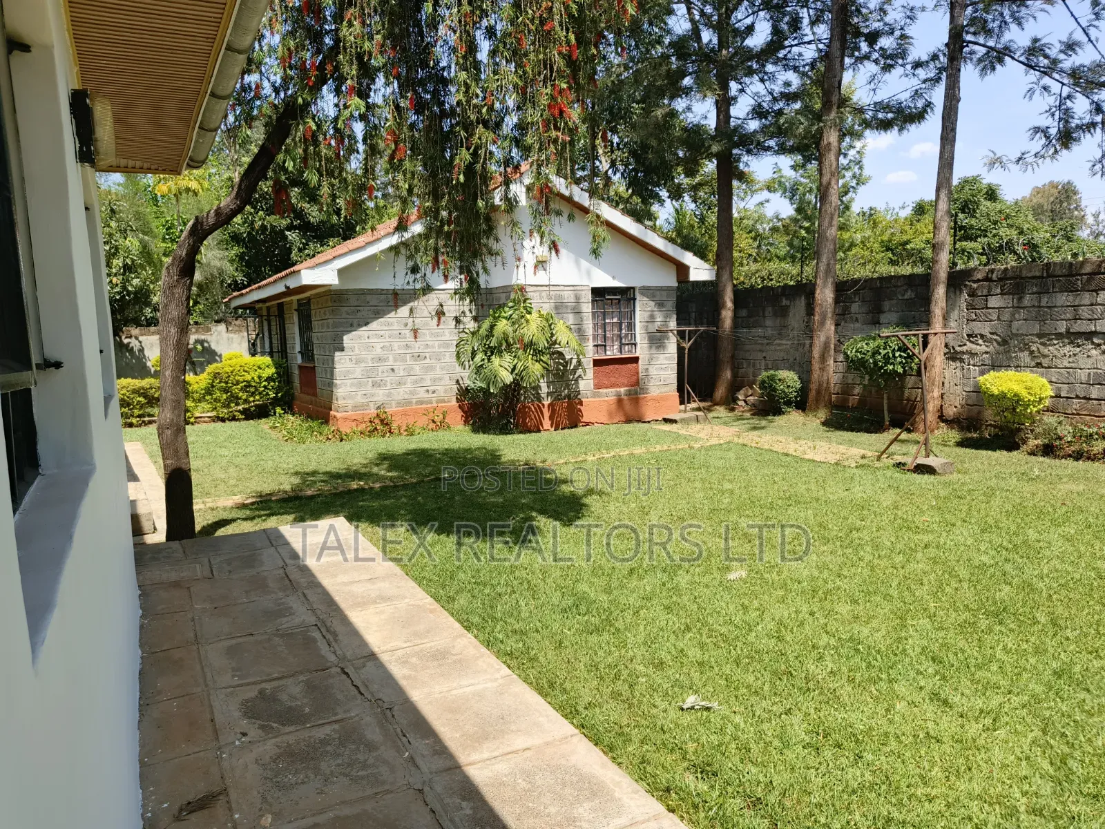 5bdrm Mansion in Call Me, Runda for rent