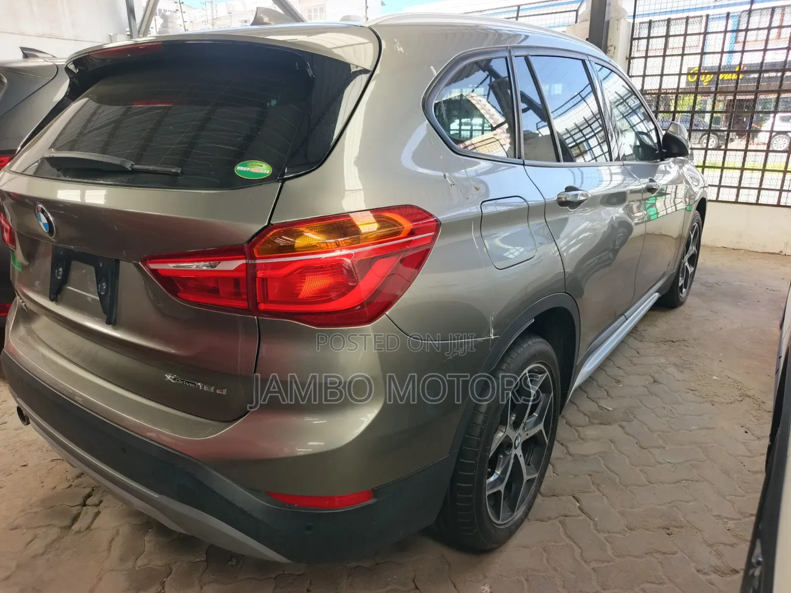 BMW X1 sDrive28i FWD 2019 Gray