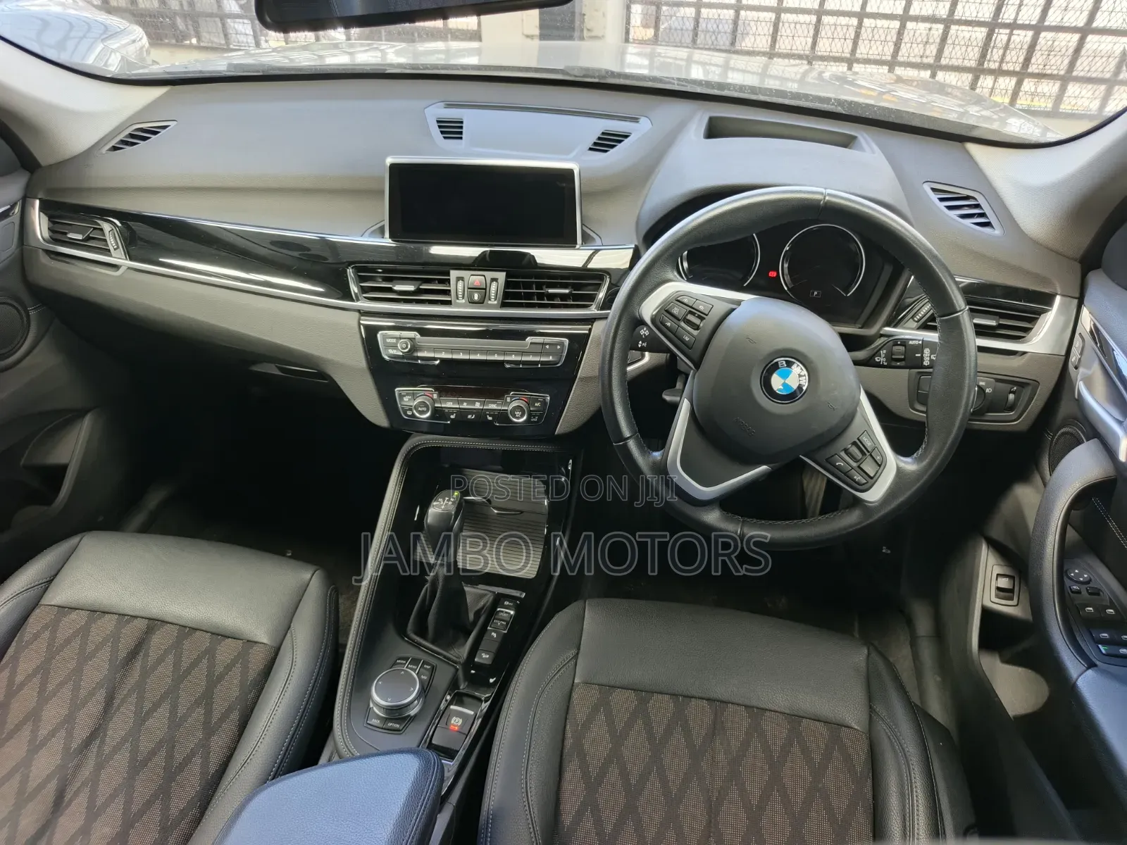 BMW X1 sDrive28i FWD 2019 Gray