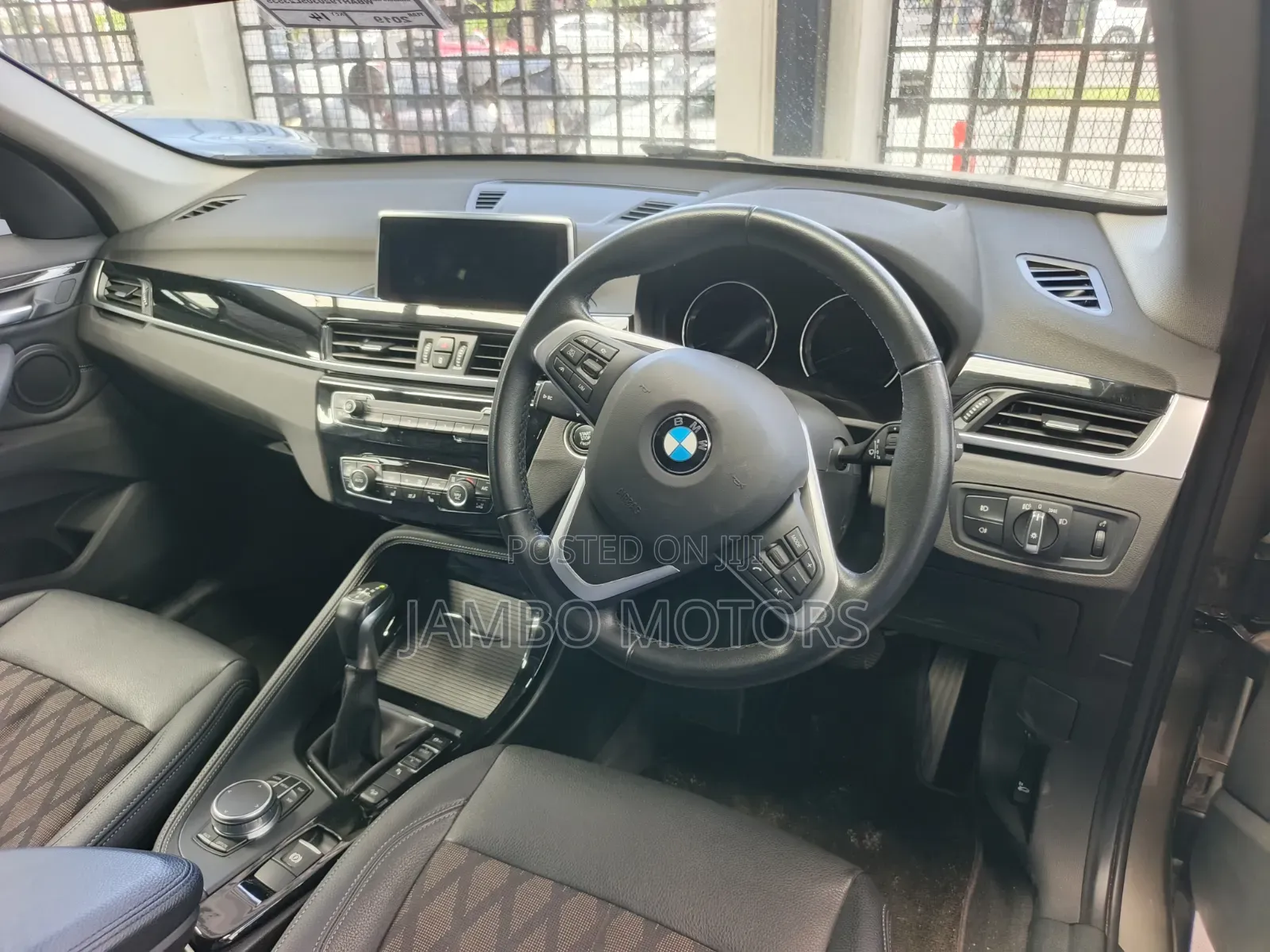 BMW X1 sDrive28i FWD 2019 Gray