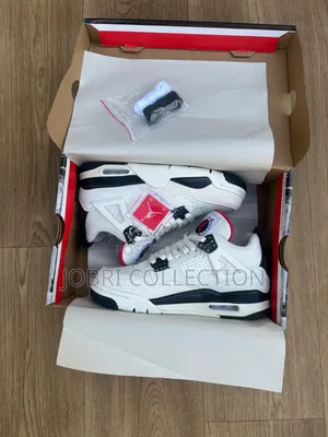 Air Jordan 4 "Flight Club"
Sneakers