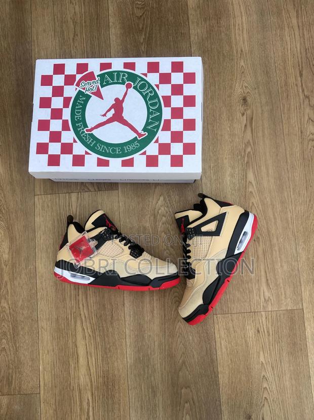 Jordan 4 Retro
Pizza (Gs)
Sneakers