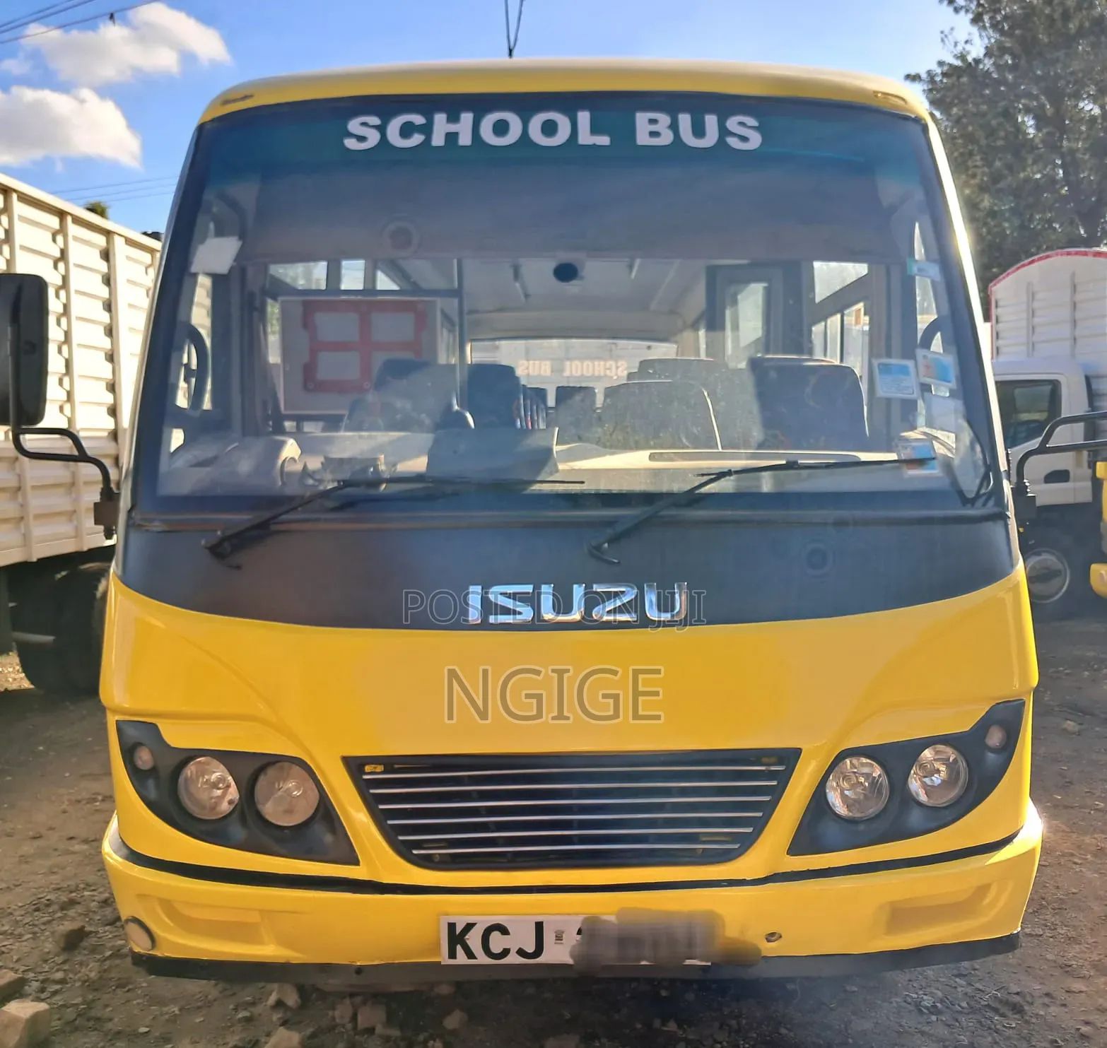 Isuzu NQR 2016 Yellow
