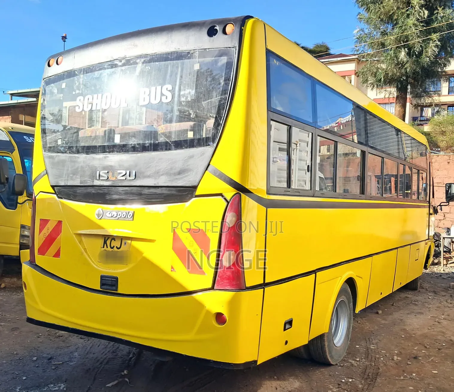 Isuzu NQR 2016 Yellow