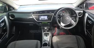 Toyota Auris 2014 Red