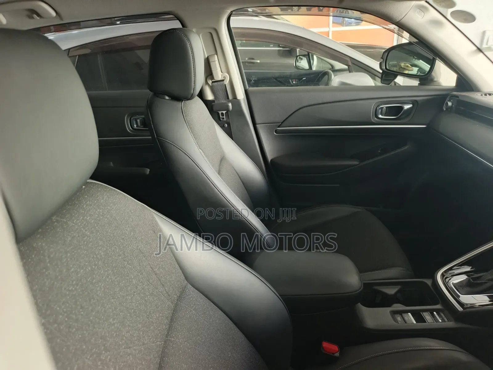 Honda Vezel 1.5 Hybrid 2WD 2021 Black