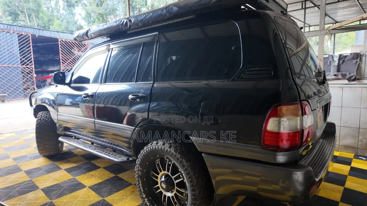 Toyota Land Cruiser 100 4.2 2006 Black