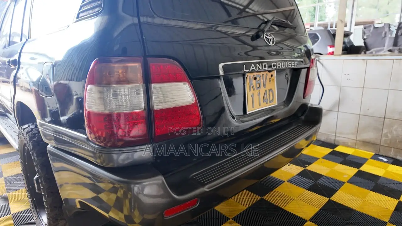 Toyota Land Cruiser 100 4.2 2006 Black