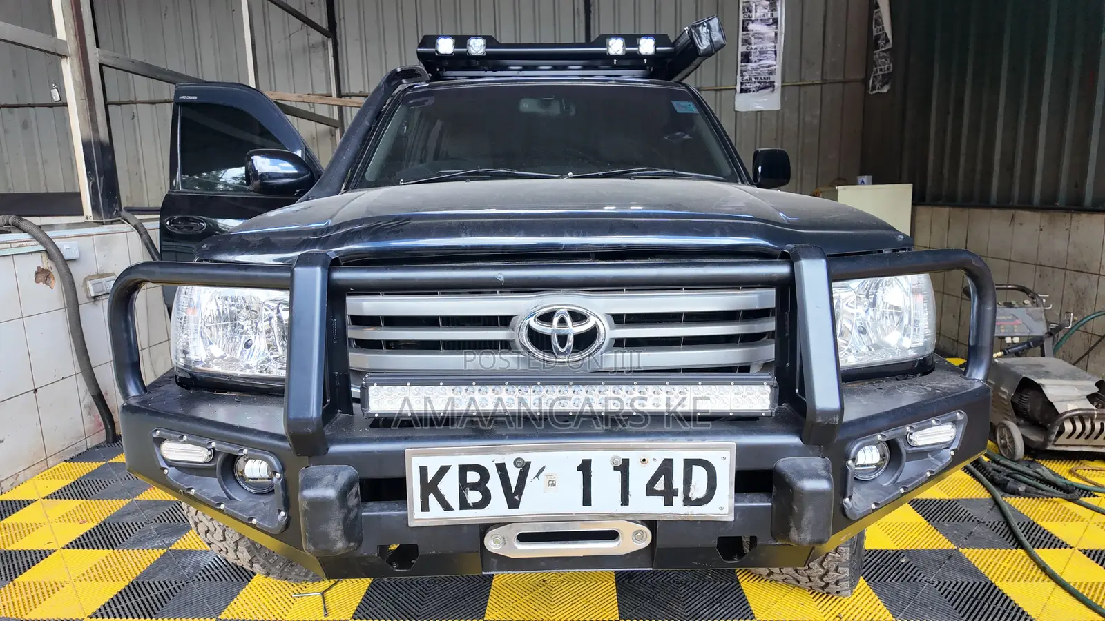 Toyota Land Cruiser 100 4.2 2006 Black
