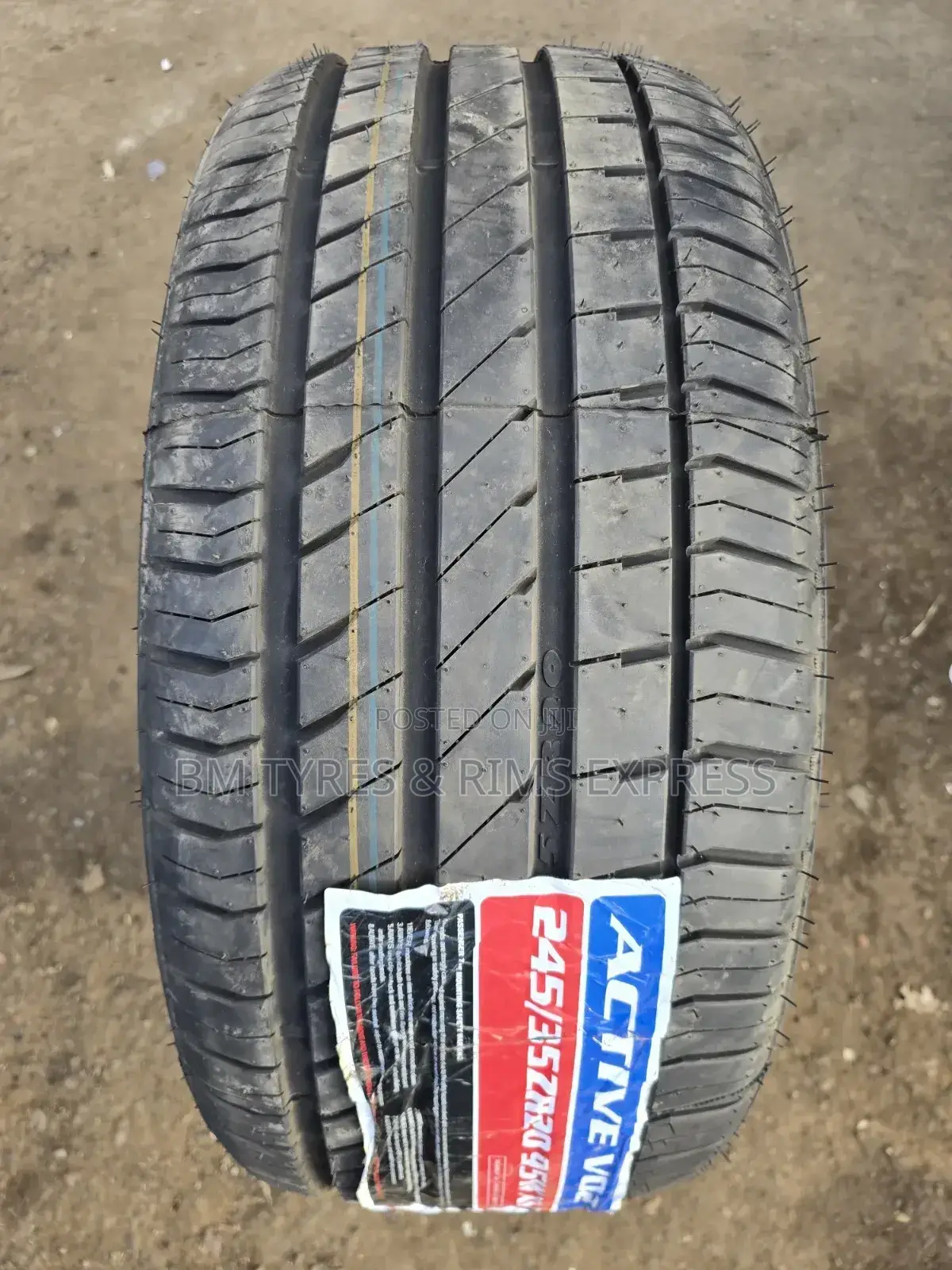 245 /35 R20 Vinmax Tyres (Highway)