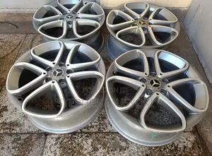 Mercedes Benz C200 Size 17inch Wheels