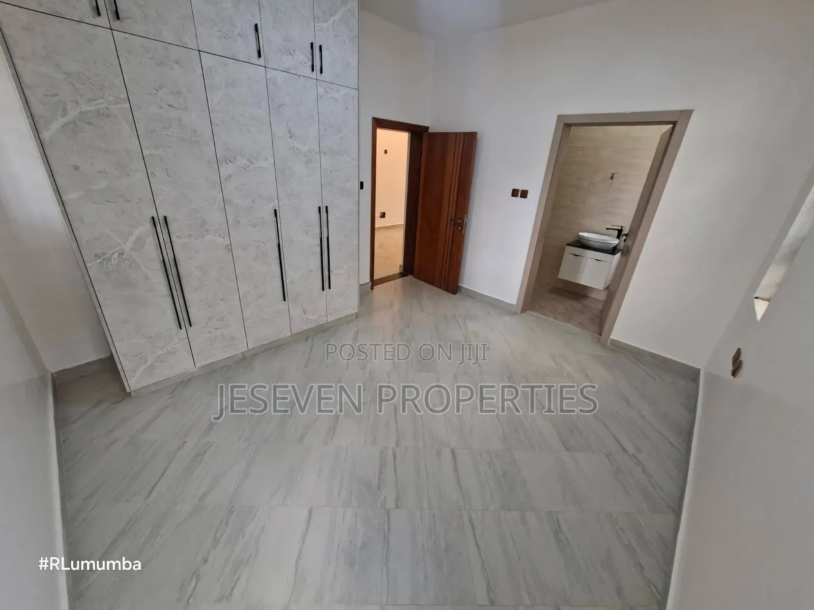 5bdrm Mansion in Syokimau, Gateway Mall Area for sale