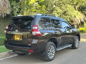 Toyota Land Cruiser Prado 2.8 2017 Brown