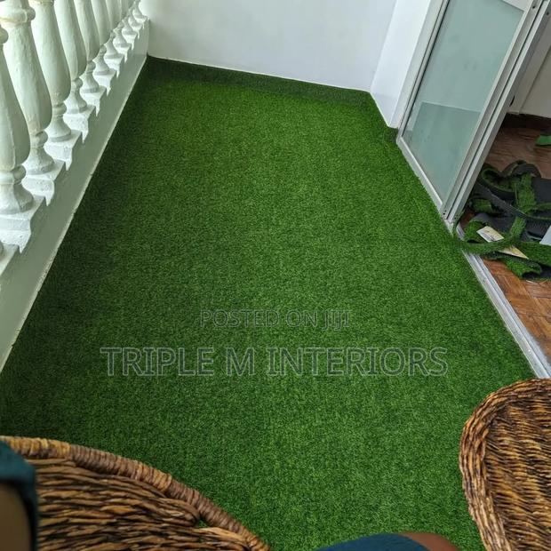 Balcony Artificial Grass Carpet for Stylish Spaces