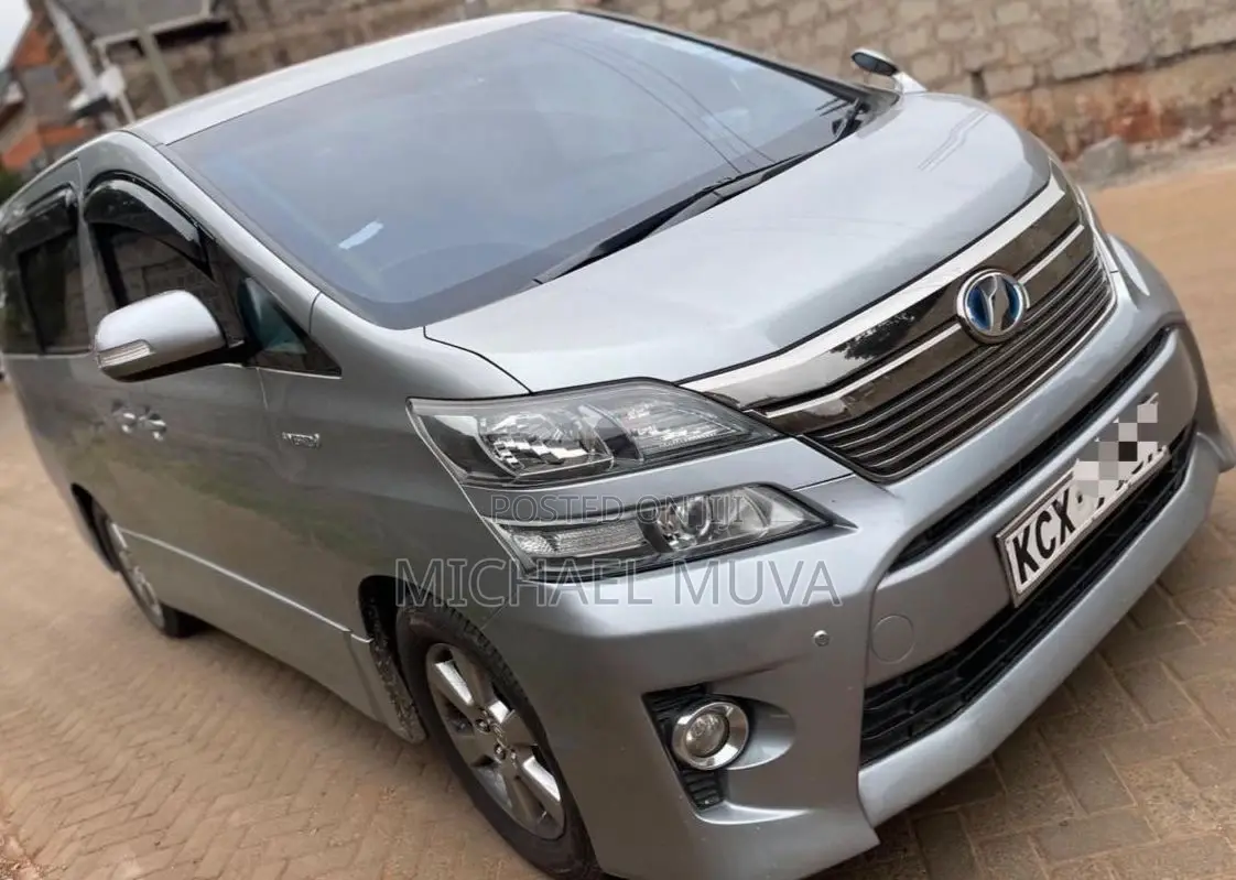 Toyota Alphard 2012 Silver