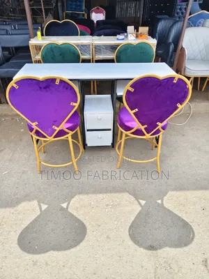 Nail Table With 4 Love Seats