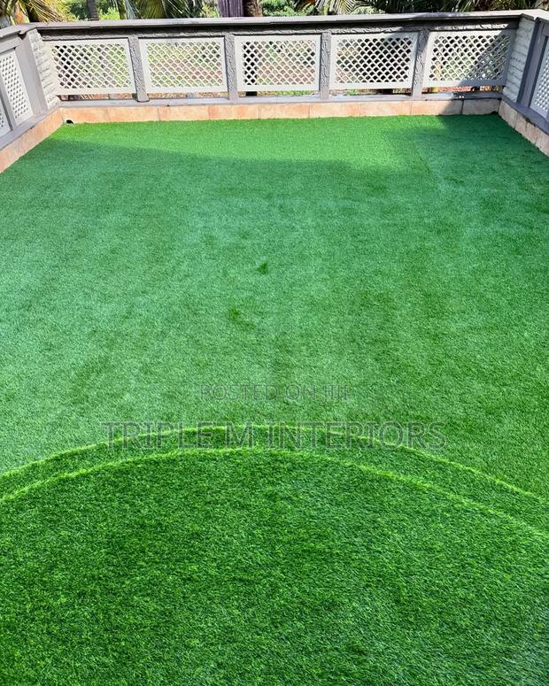 Beautiful Garden Grass Carpet for Modern Outdoor Spaces