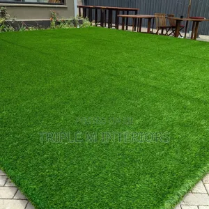 Durable Outdoor Green Grass Carpet for Homes Gardens