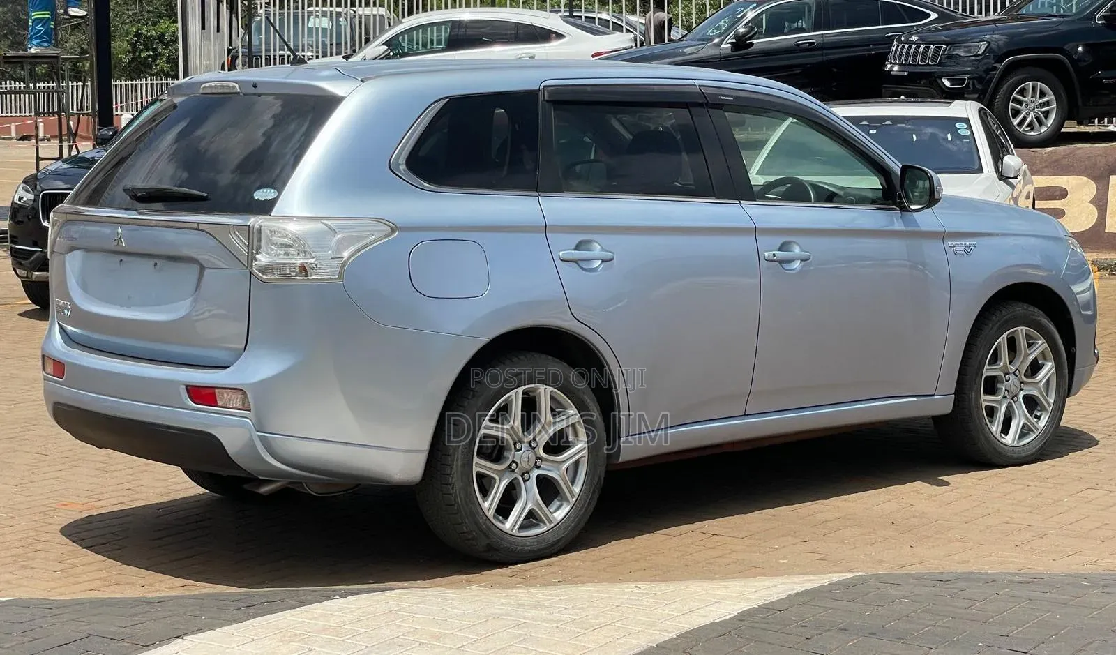 Mitsubishi Outlander 2016 Blue
