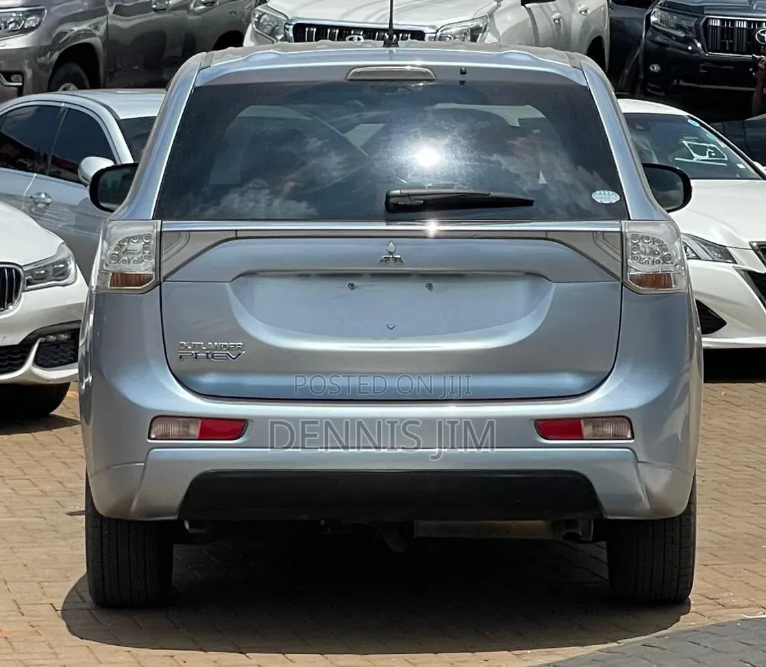 Mitsubishi Outlander 2016 Blue