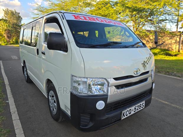 Toyota HiAce 2013 White