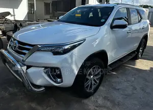 Toyota Fortuner 2.8 D AWD 2019 White