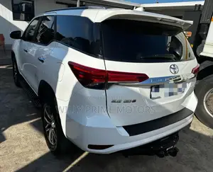 Toyota Fortuner 2.8 D AWD 2019 White