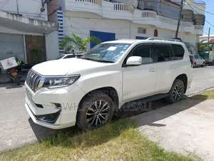 Toyota Land Cruiser Prado 2.8 2020 White