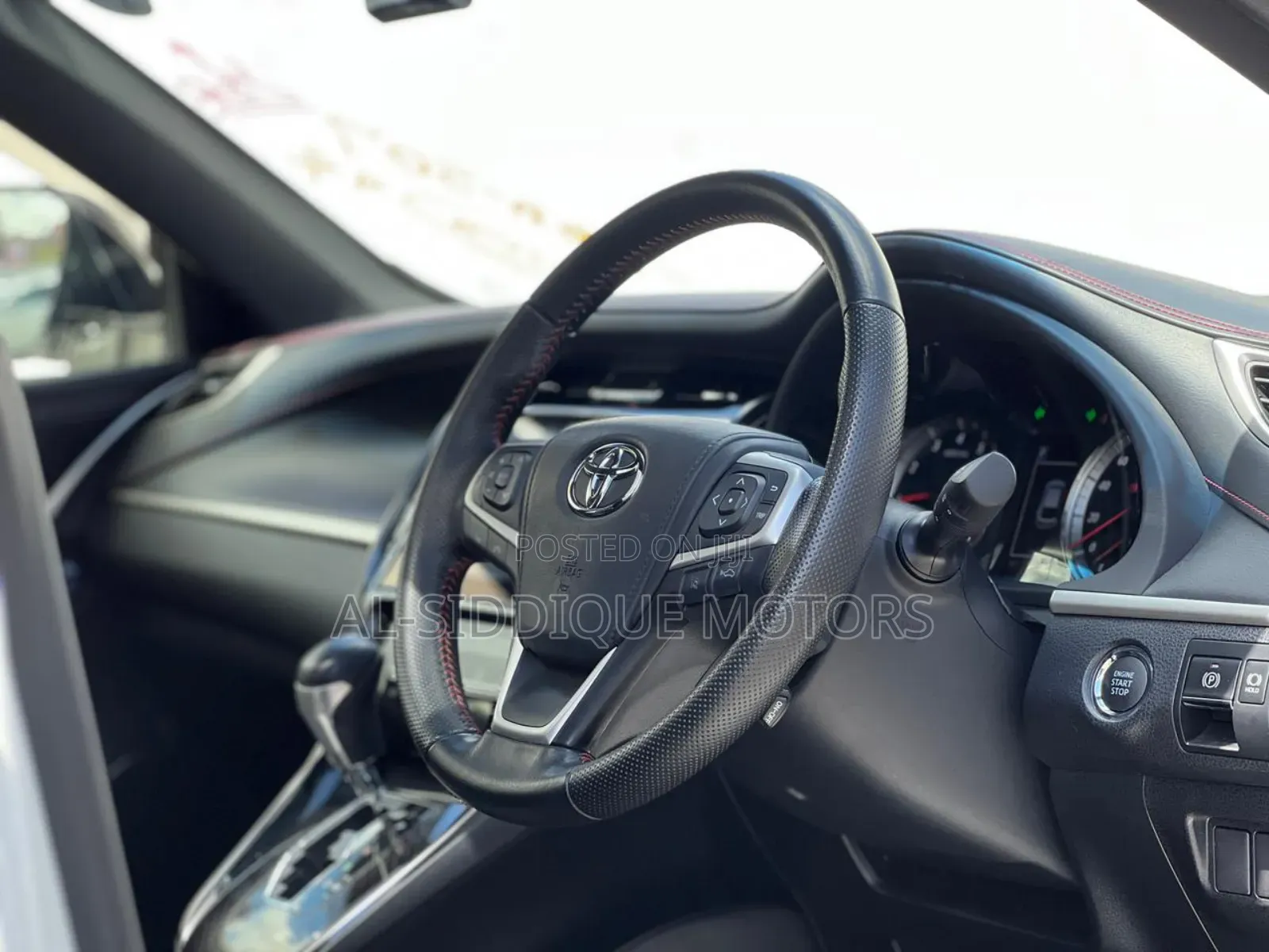 Toyota Harrier 2.0 Turbo 4WD 2019 White