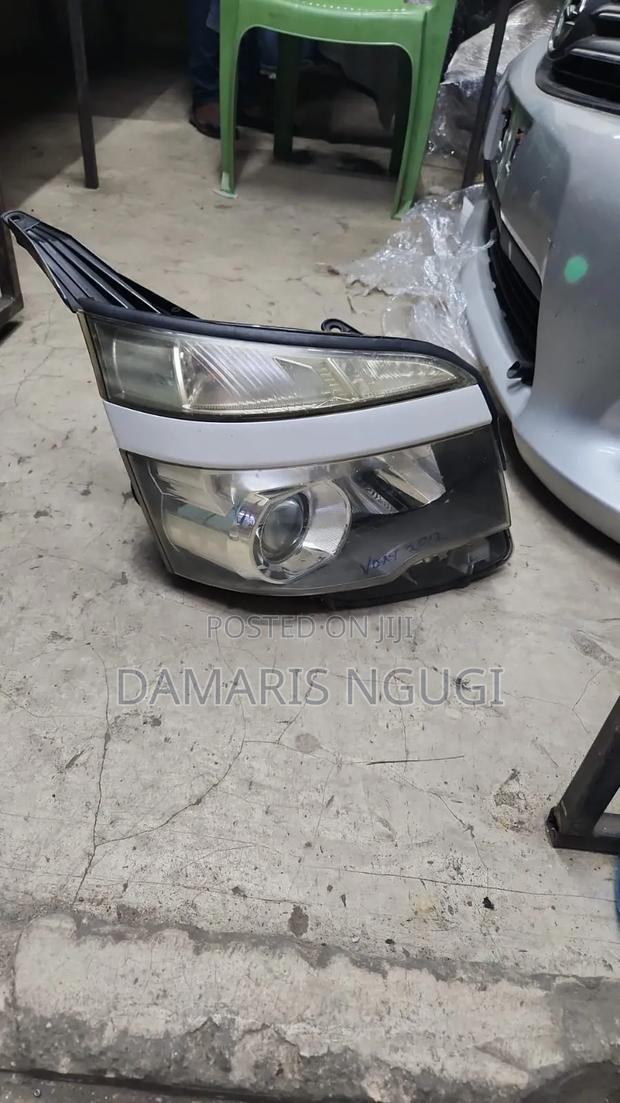 Voxy 2008 Headlight Xenon