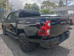 Toyota Hilux 2021 Black