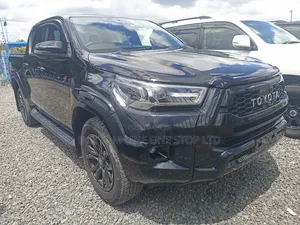 Toyota Hilux 2021 Black