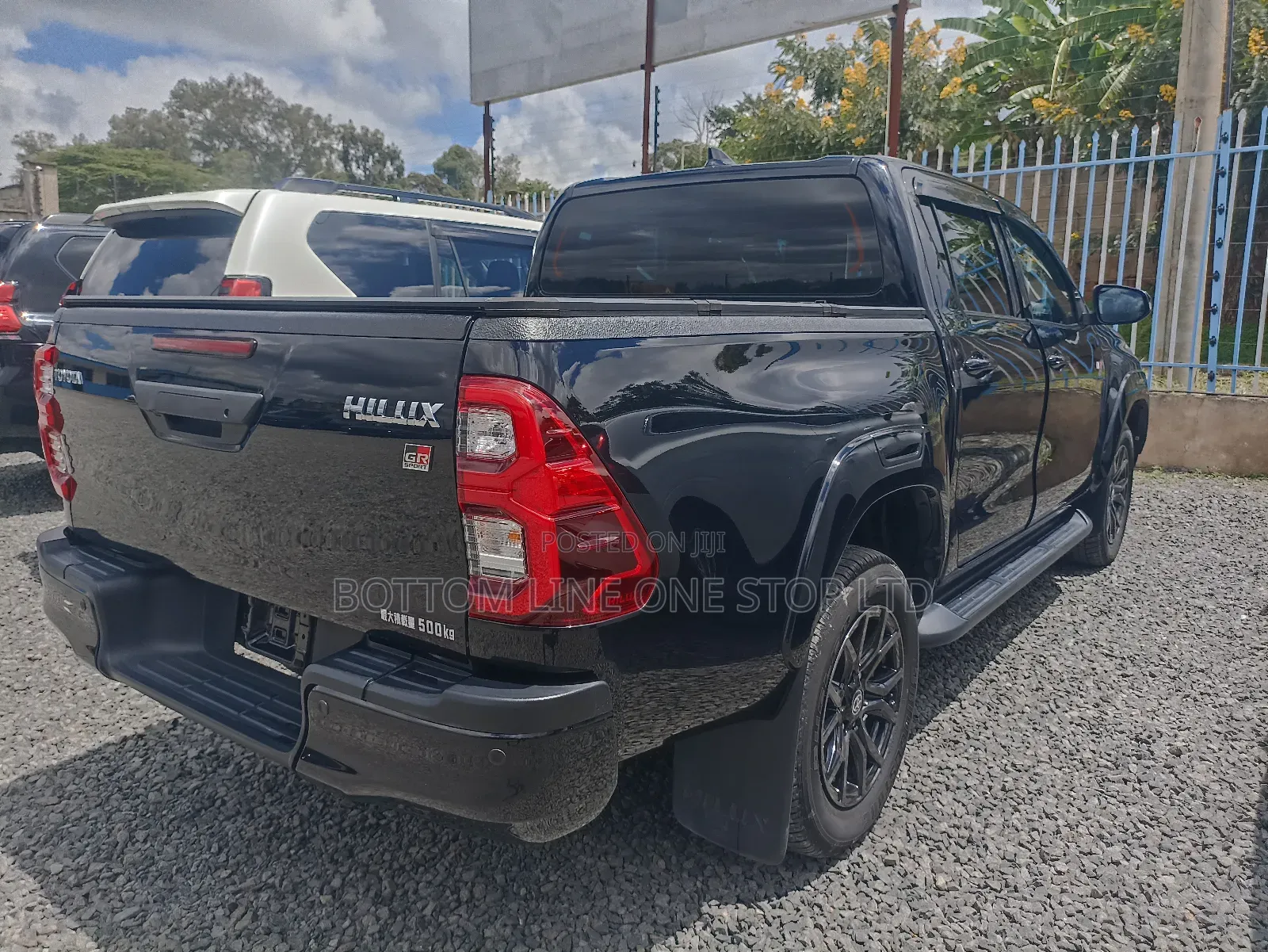 Toyota Hilux 2021 Black