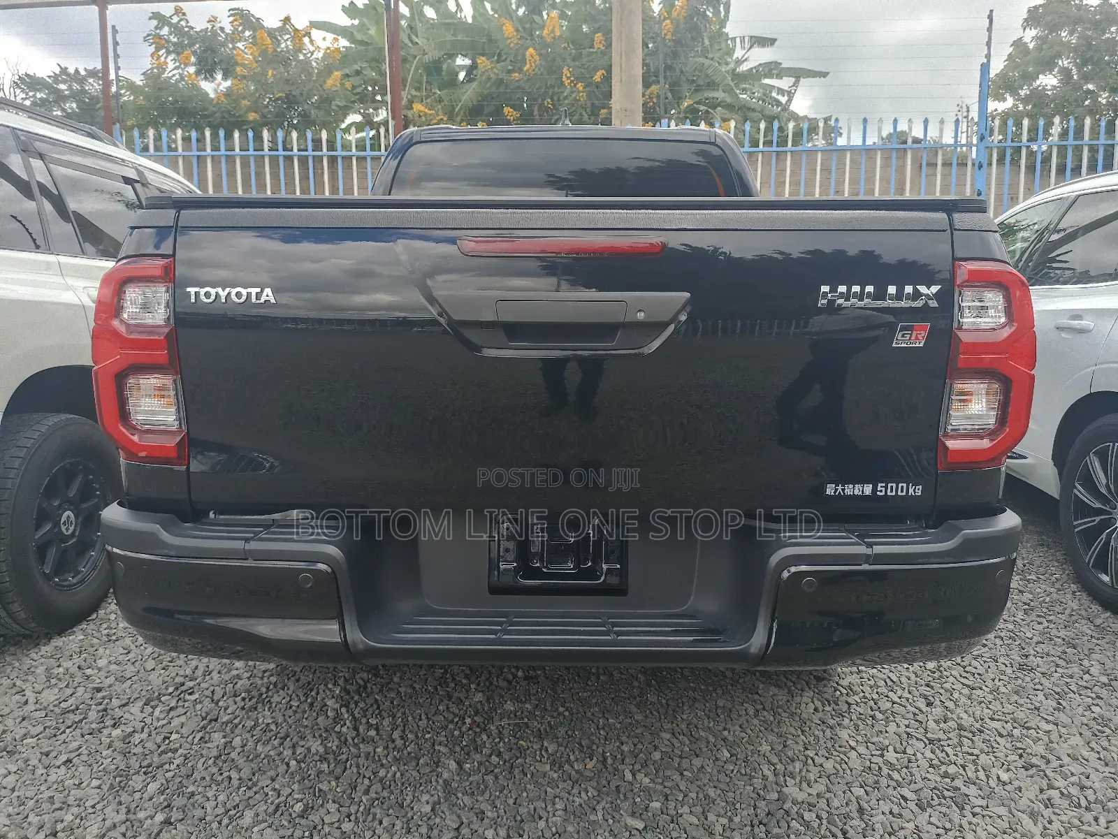 Toyota Hilux 2021 Black