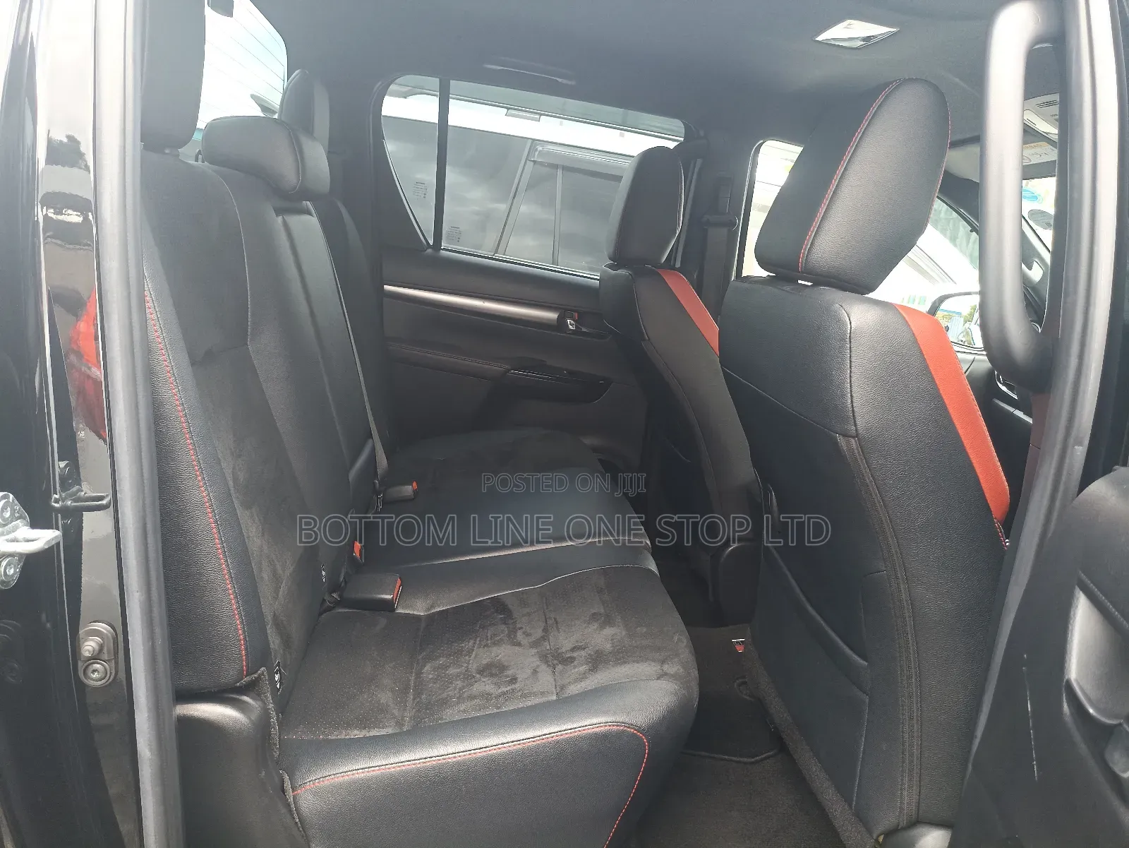 Toyota Hilux 2021 Black