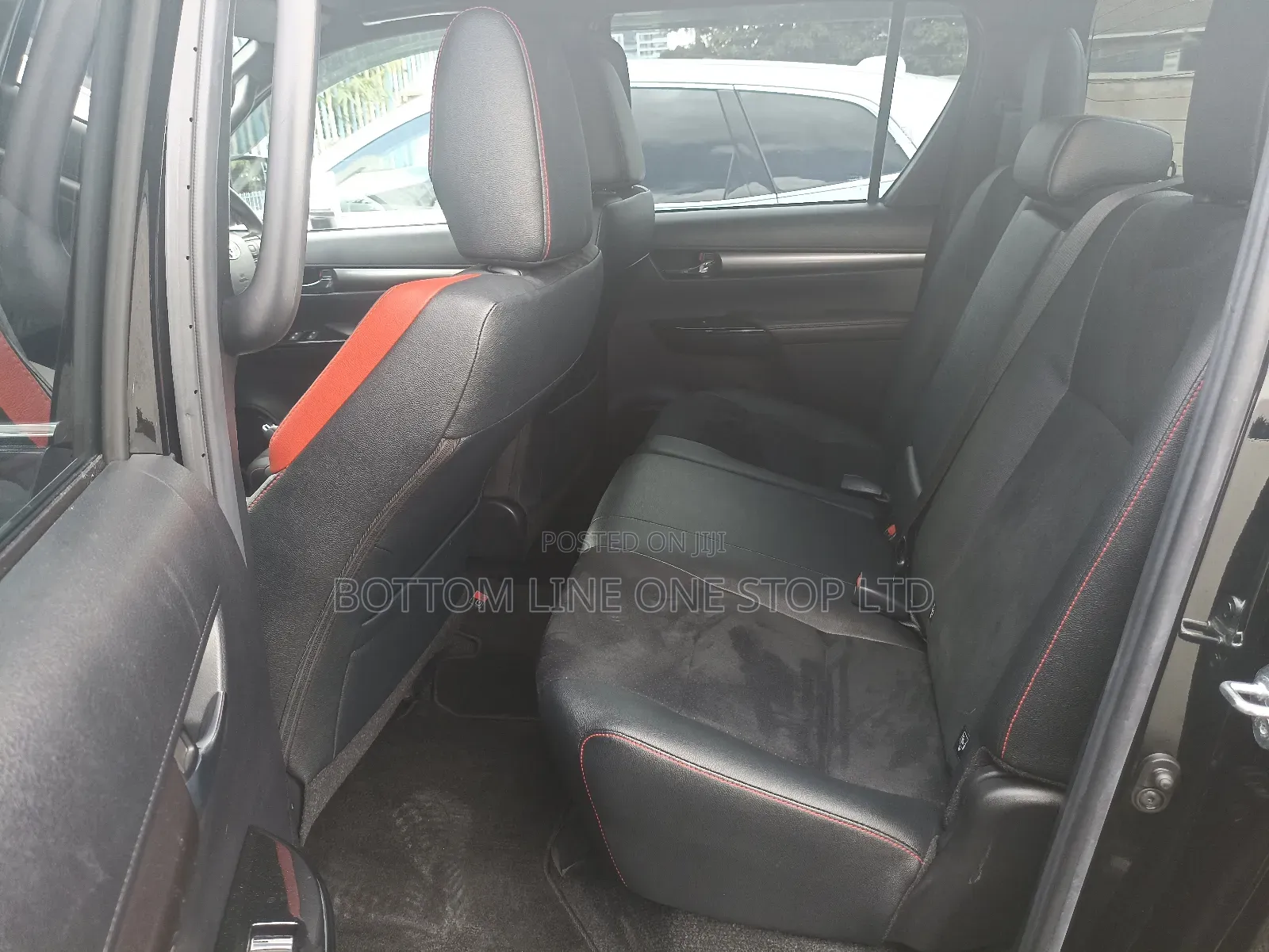 Toyota Hilux 2021 Black