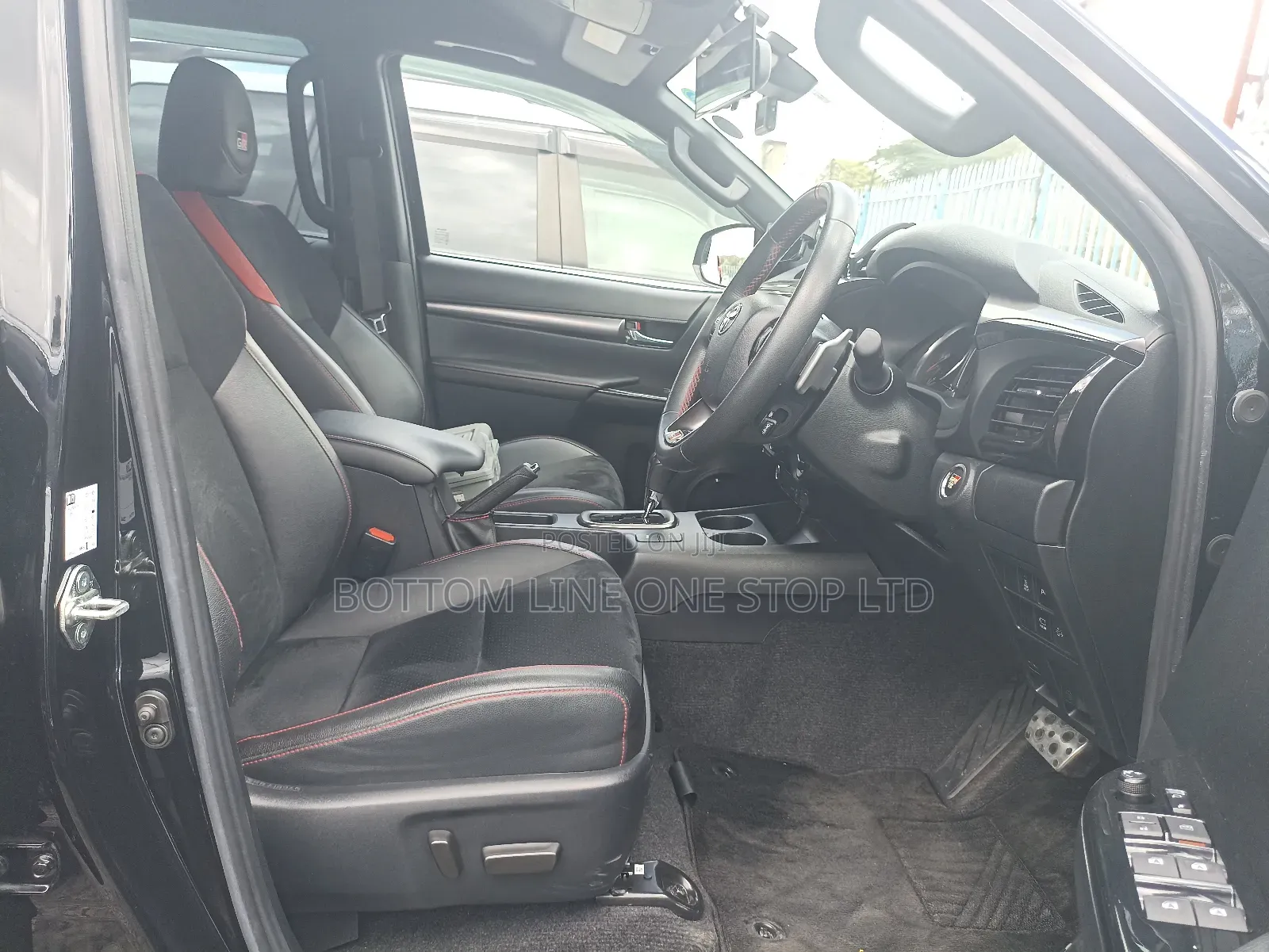 Toyota Hilux 2021 Black
