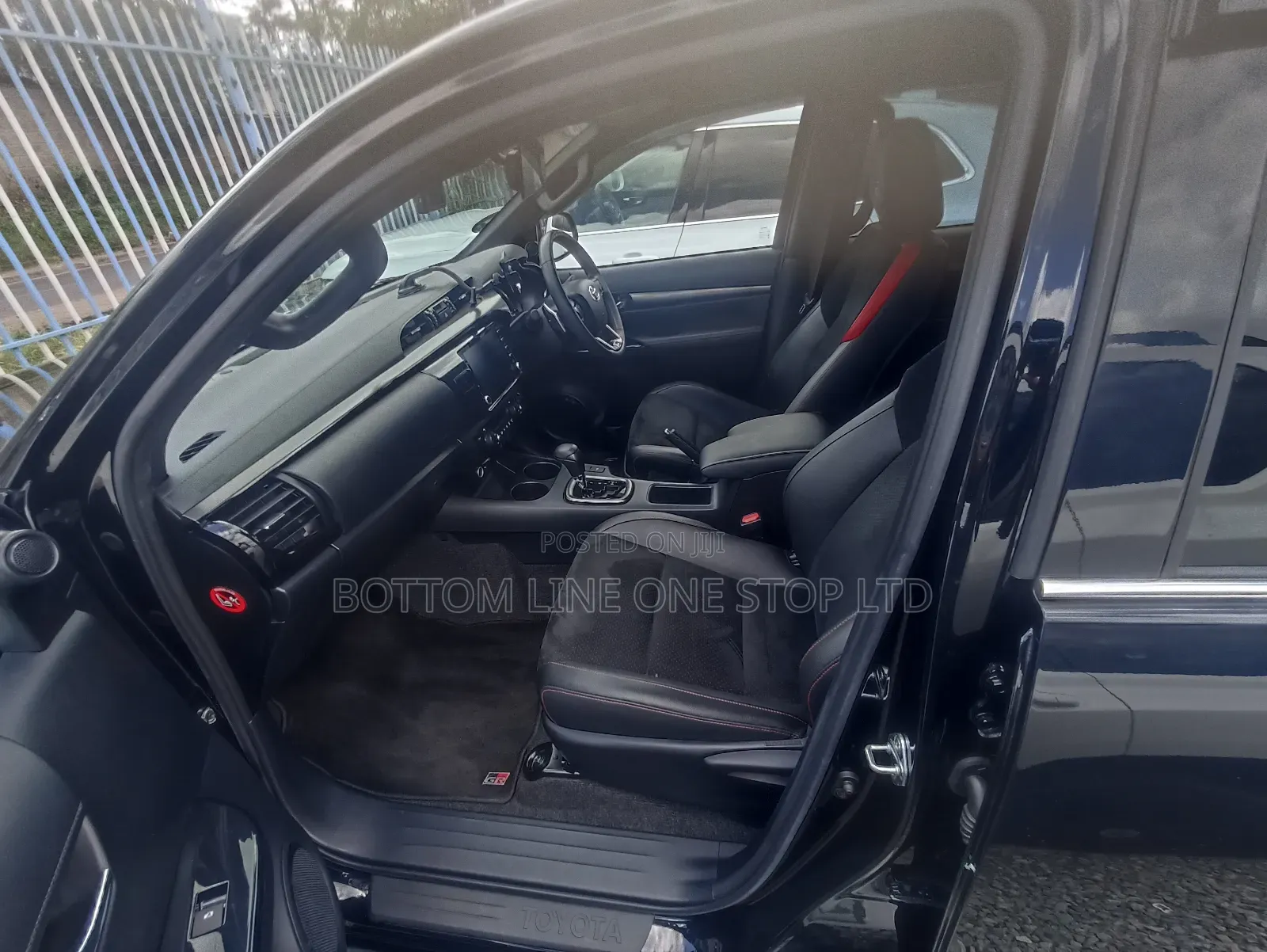 Toyota Hilux 2021 Black