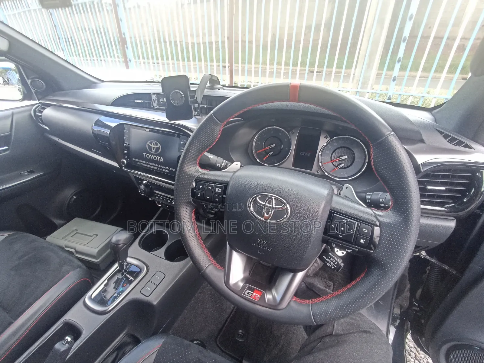 Toyota Hilux 2021 Black