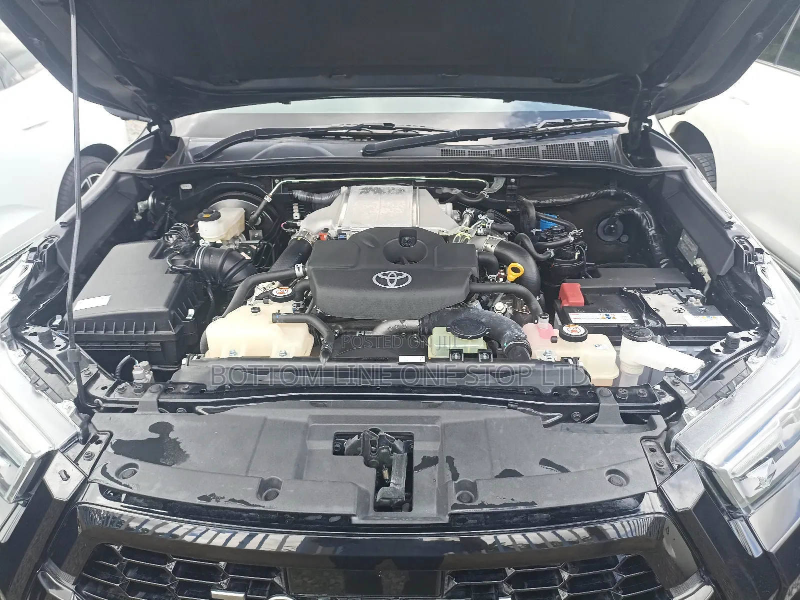 Toyota Hilux 2021 Black