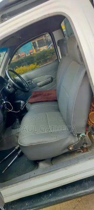 Toyota Hilux 1998 White