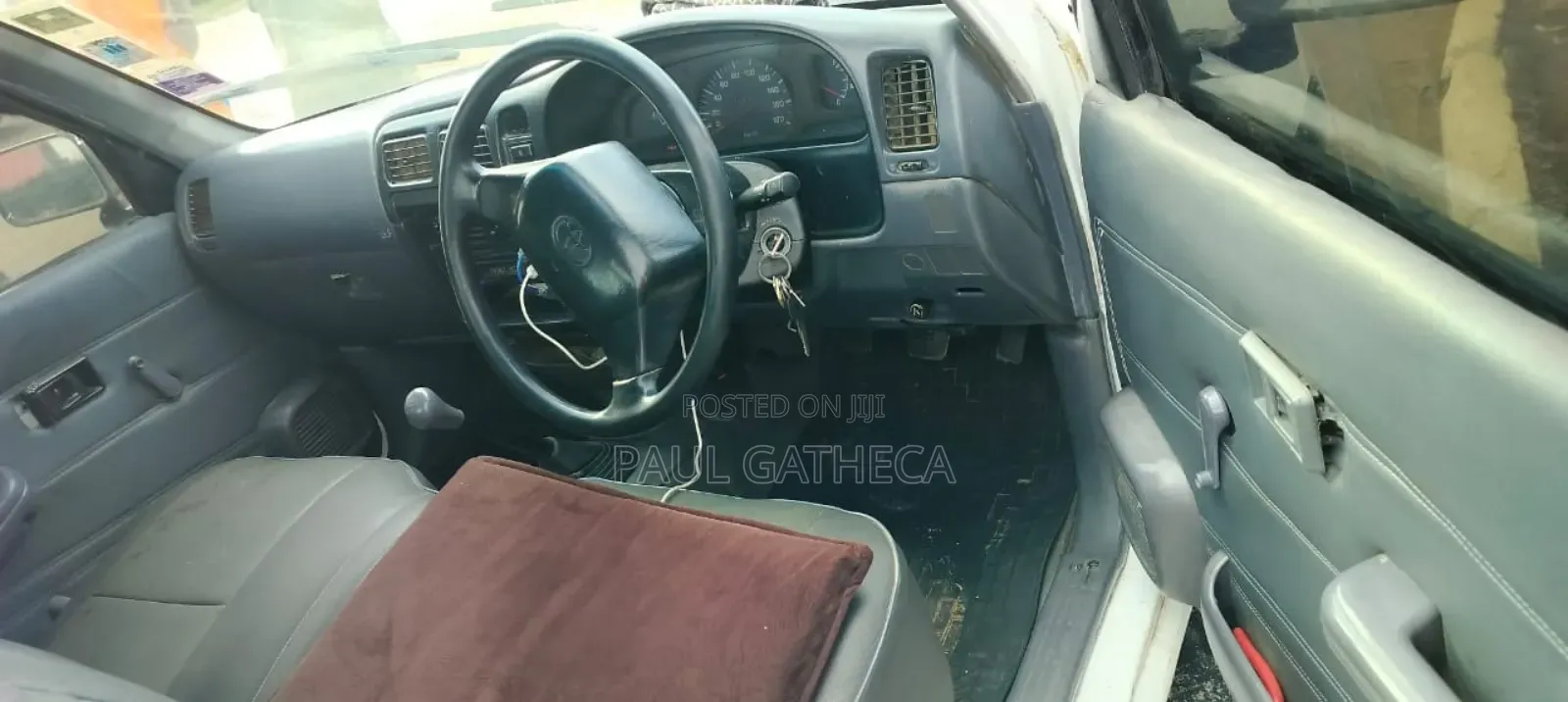 Toyota Hilux 1998 White