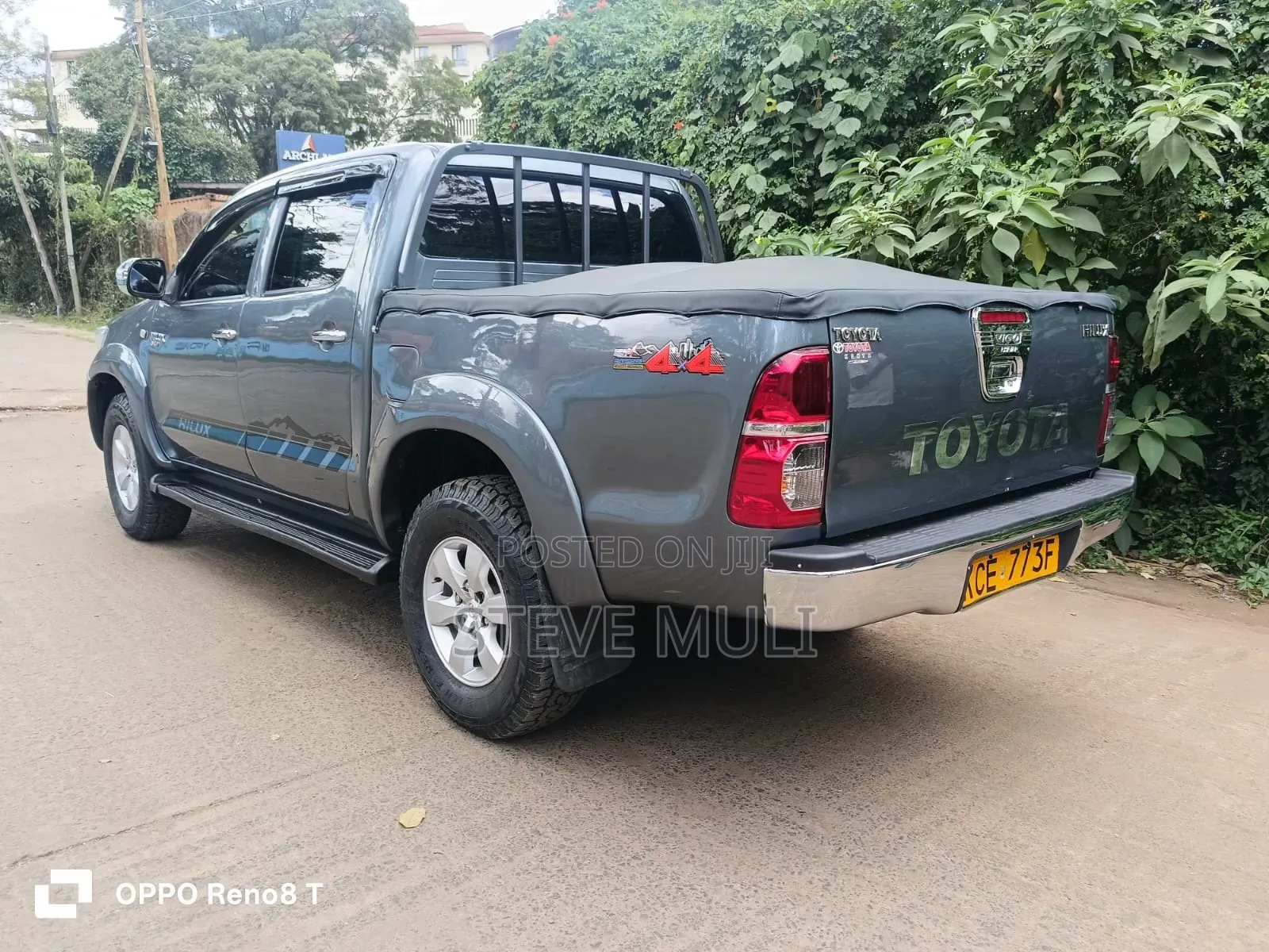 Toyota Hilux 2009 Gray