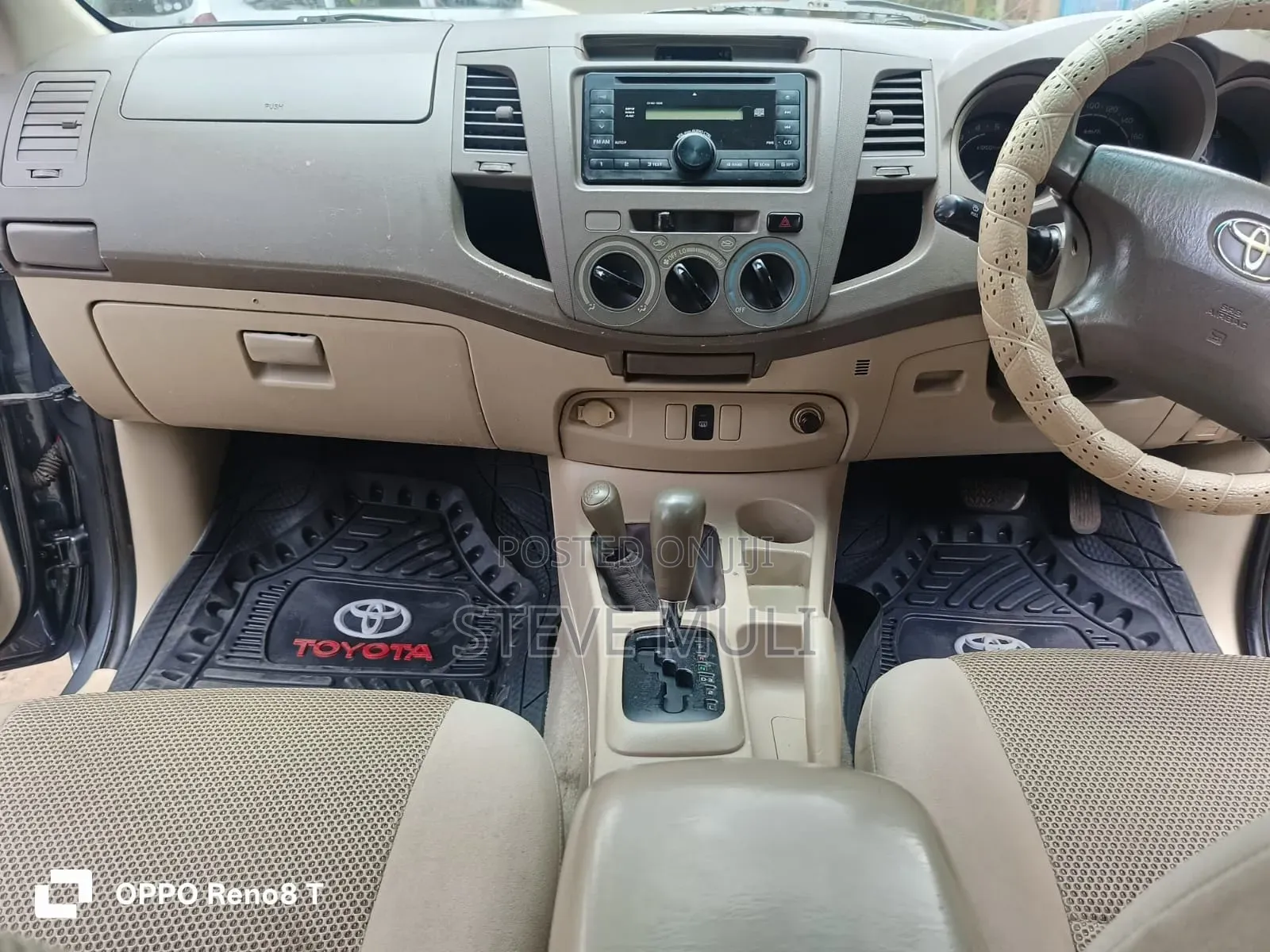 Toyota Hilux 2009 Gray