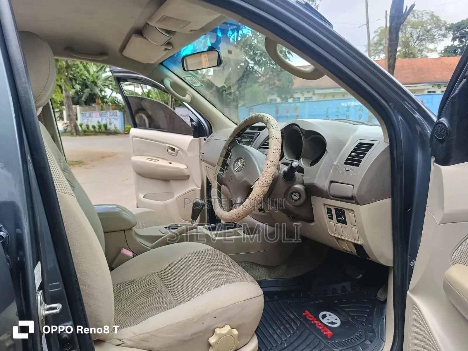 Toyota Hilux 2009 Gray